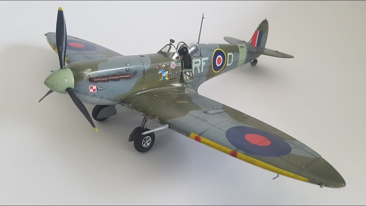 Hobby Boss 1/32 Spitfire Mk. Vb (Part 5: Painting and chipping the Spitfire)