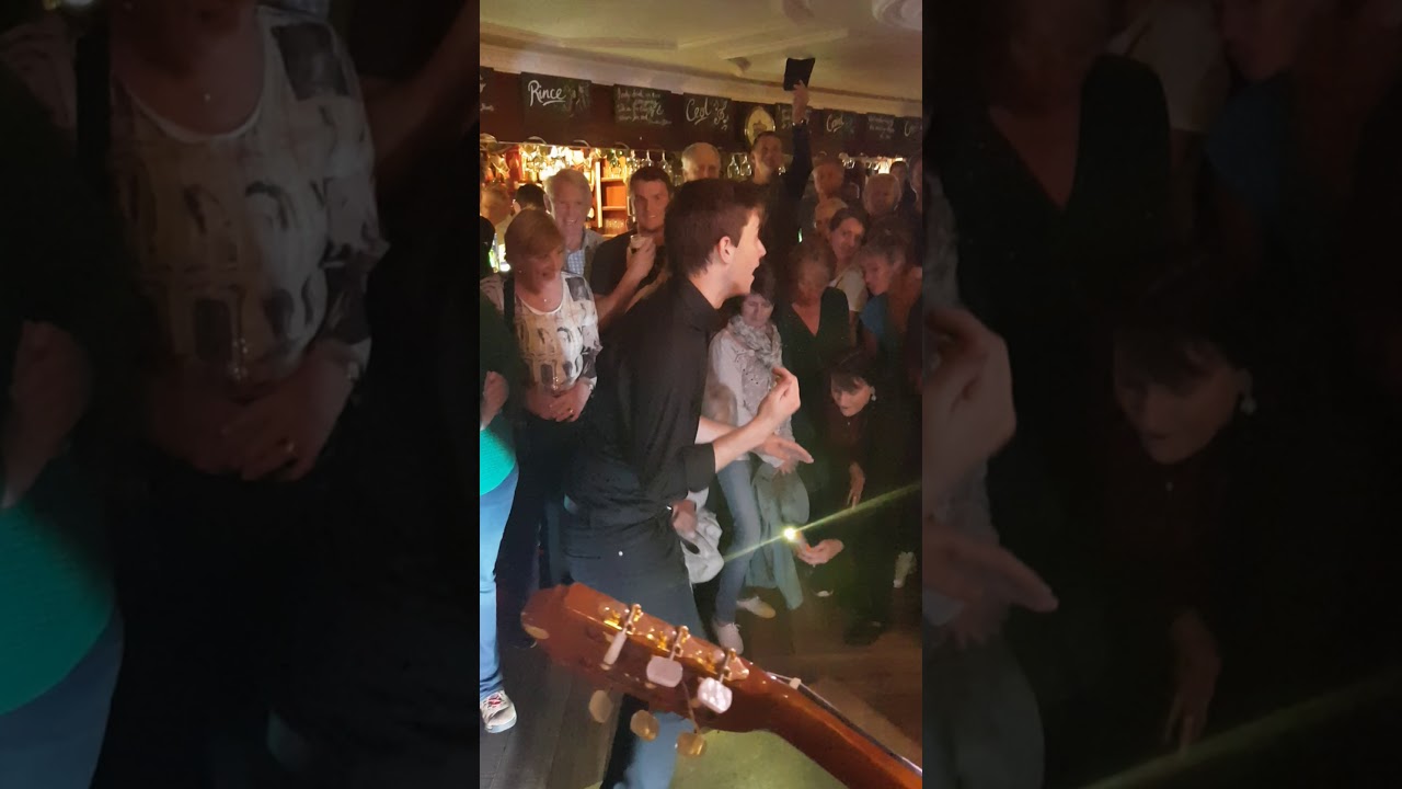 David Geaney LIVE in The Dingle Pub!