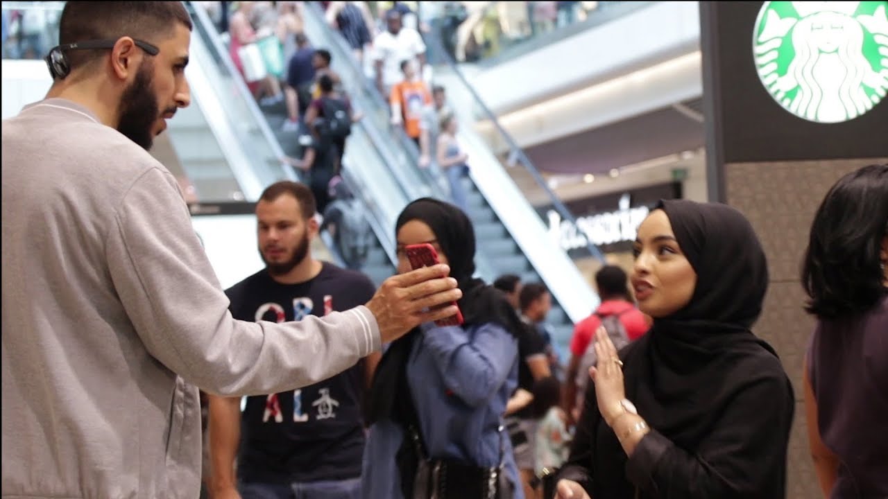 GIVING MUSLIM GIRLS MY PHONE - EXPERIMENT