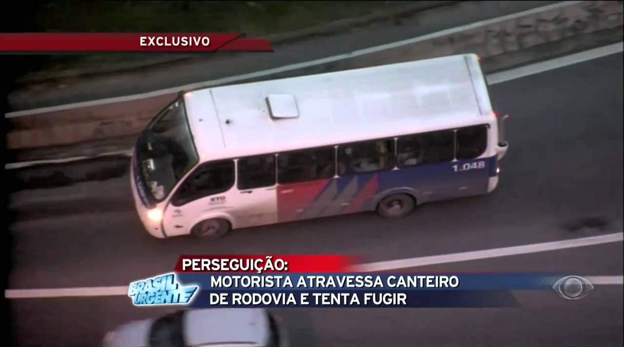 Band HD - Datena e CMTE. Hamilton flagram ônibus comentendo uma infração