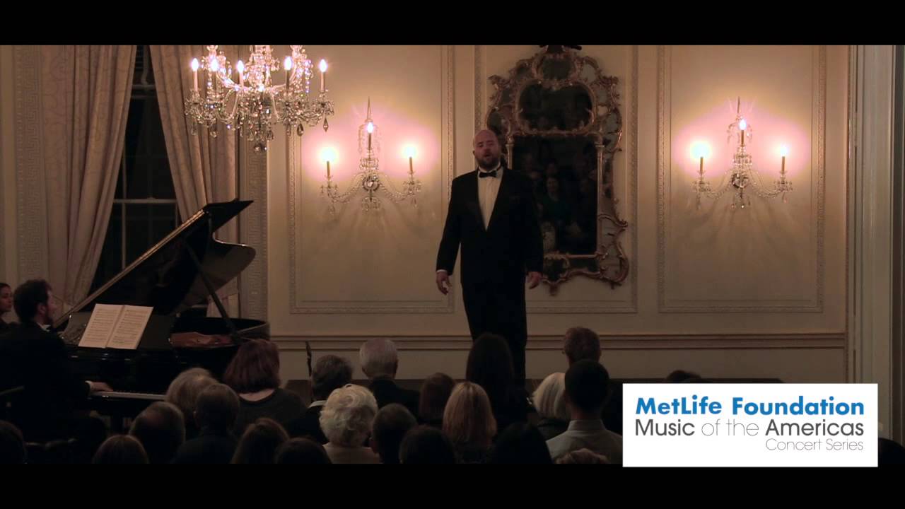 Gastón Oliveira Weckesser performs 