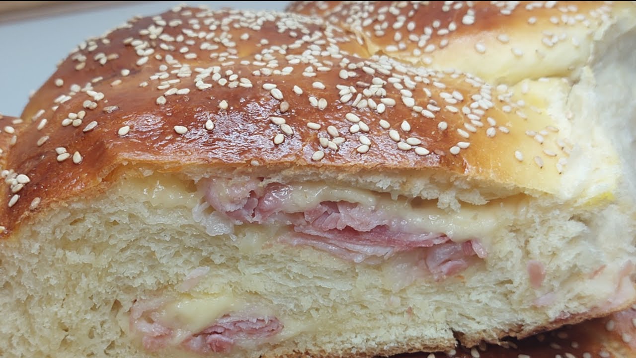 TRECCINE DI PAN BRIOCHE CON PROSCIUTTO COTTO ED EMMENTAL | Ricetta facile