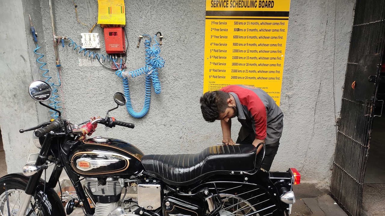 Royal Enfield Complete Servicing|How to do Royal Enfield Servicing at Home|Royal Enfield Showroom|