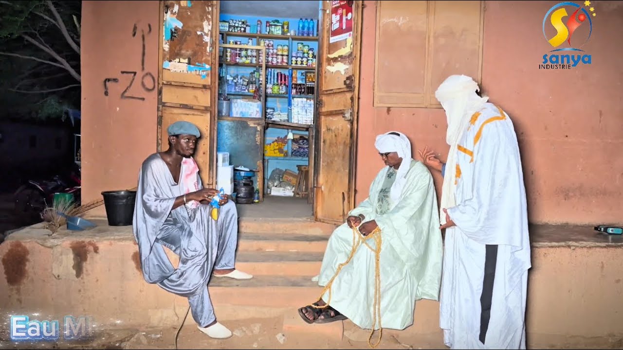 Le Fou Woroli, Boua Ladji contre Abdoul et le Boutiquier qui lui surprend dans son boutique