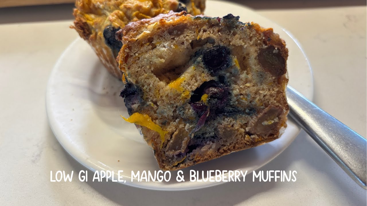 Low GI Mango & Blueberry Muffins | Diet-Friendly, Lunchbox Baking@Kingoftarts