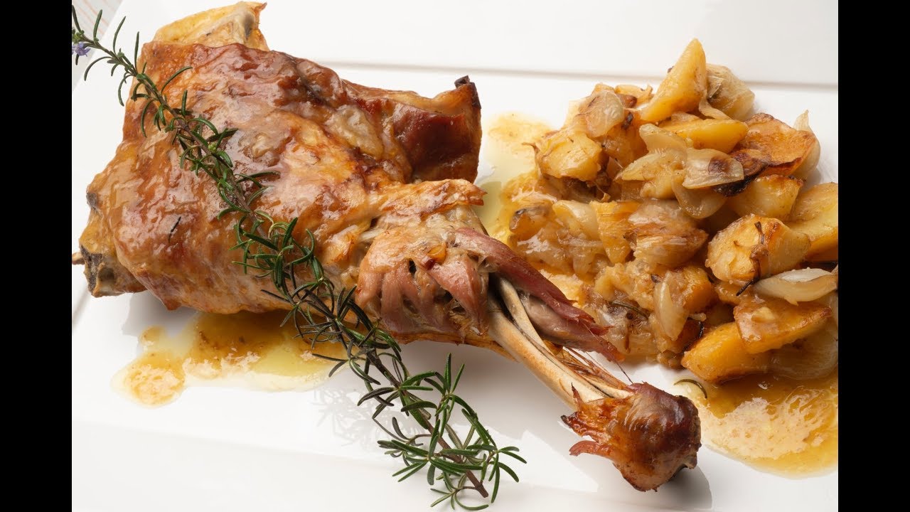 Paletillas de cordero con patatas y cebollitas gallegas - Cocina Abierta