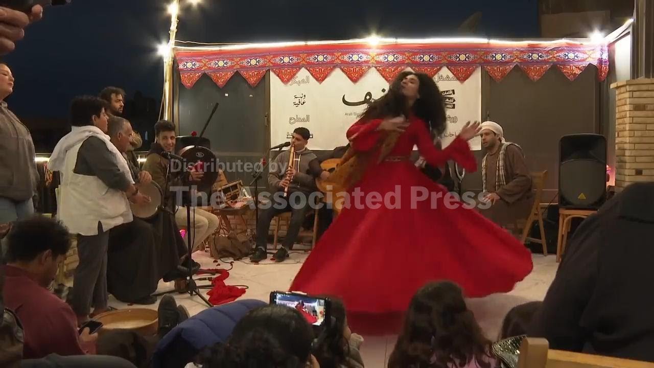 Artist hypnotizes audience in Cairo with her whirling dance
