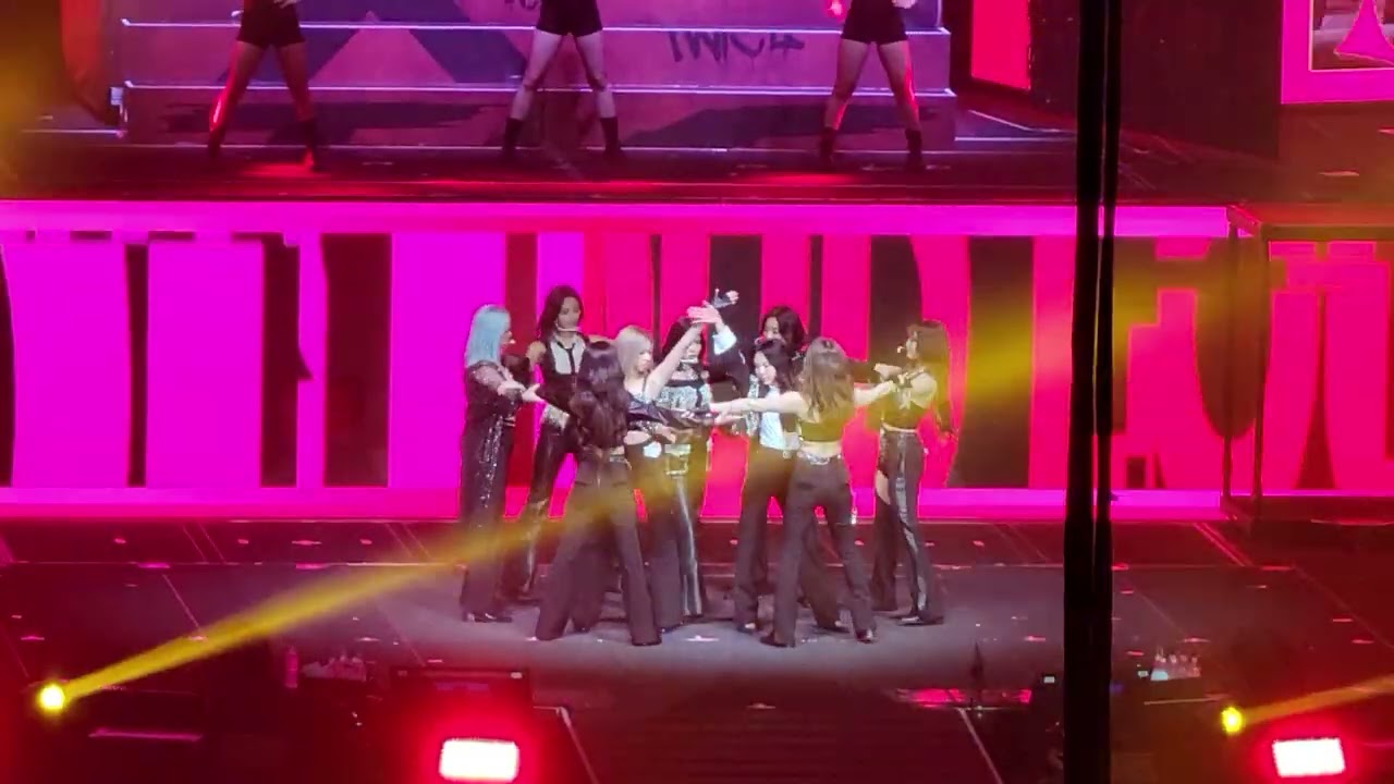 TWICE in LA 220215 - GET LOUD