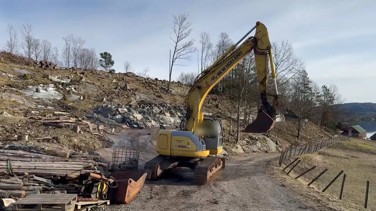 2006 New Holland E235SR-1ES