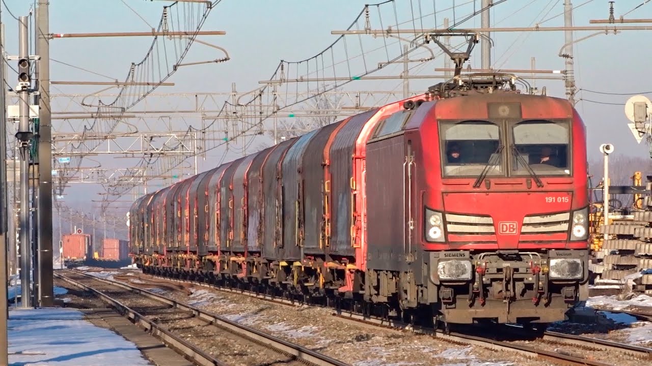 Treni e (un po’) di neve nella stazione di Pizzale-Lungavilla