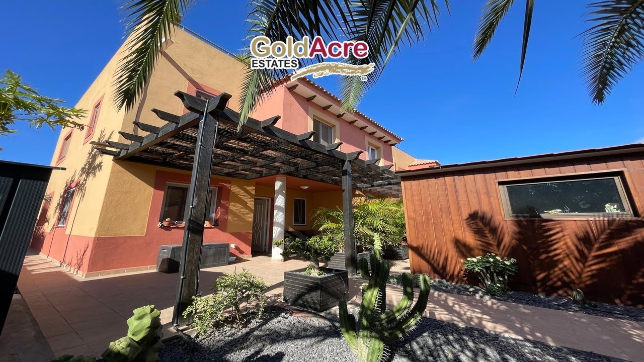 Beautiful 3 Bedroom Duplex Villa in Mirador de La Dunas now for sale in Corralejo!