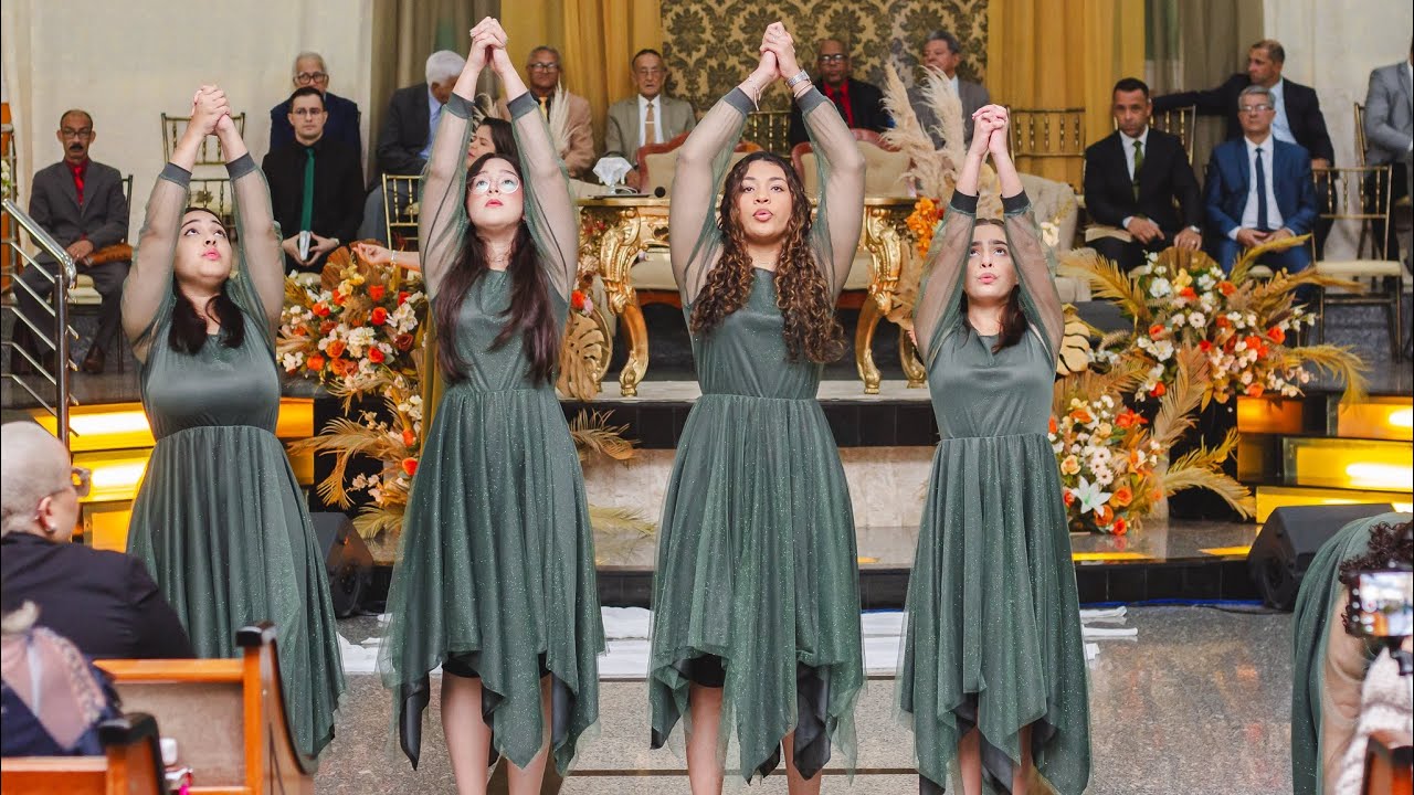 Deus tu és Santo - Danielle Cristina