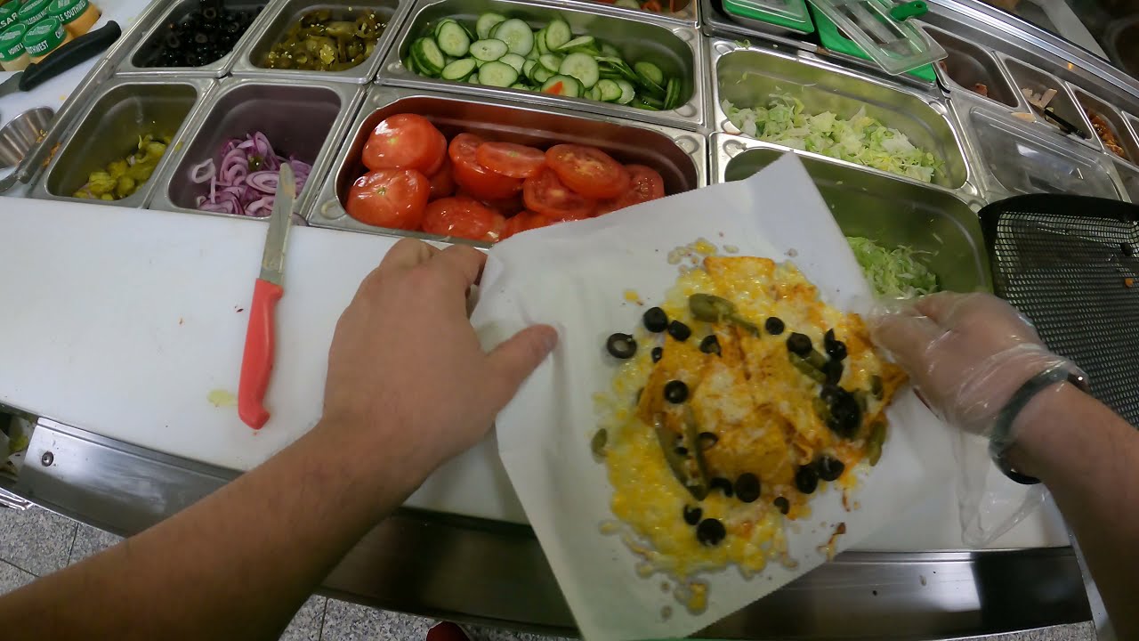 Subway Nachos with Cheddar Cheese, Jalape&ntilde;o Peppers and Olives