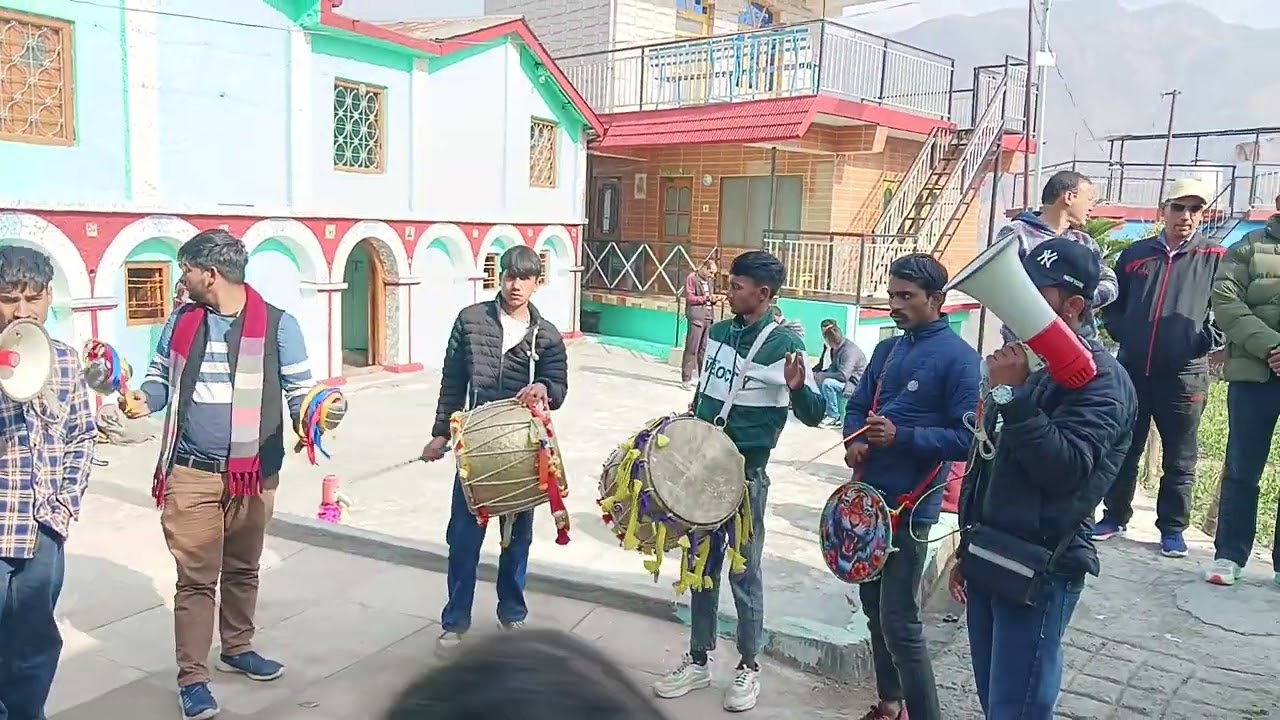 Jaunpur jaunsari Govind Dayal band सुबह की एक नई किरण के साथ छोटी सीप्रस्तुति contact 9548657703