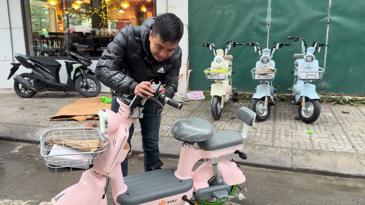 Cực sốc !!! Xe đạp điện chỉ hơn 7 củ khoai mà công nghệ ngập trời dành cho học sinh