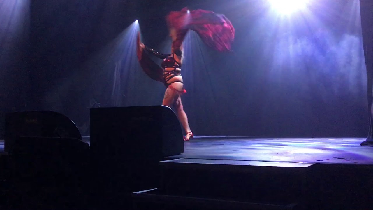 ADELAIDE Burlesque Idol Dolcé Dluxx