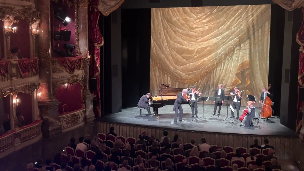 W. A. Mozart - Klavierkonzert Nr.20 in d-Moll, KV466