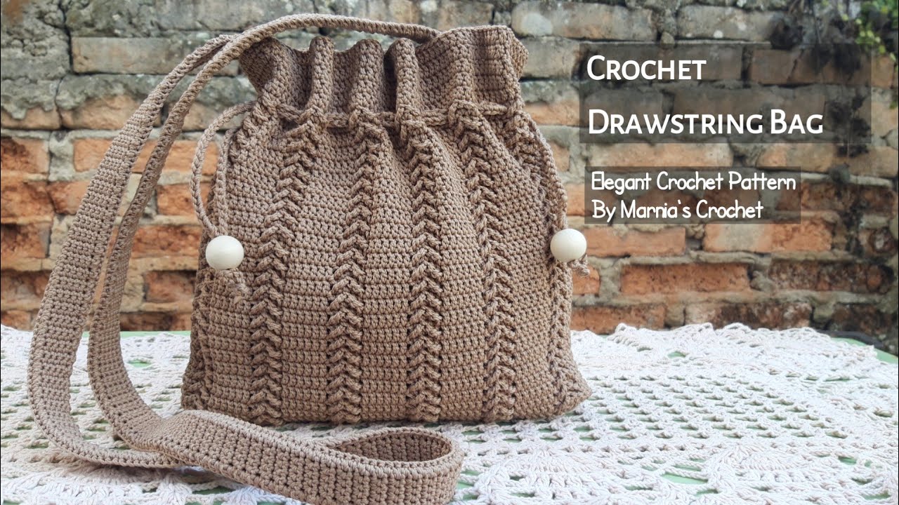 Вяжем крючком простую сумку на завязках — элегантный узор от @marniascrochet