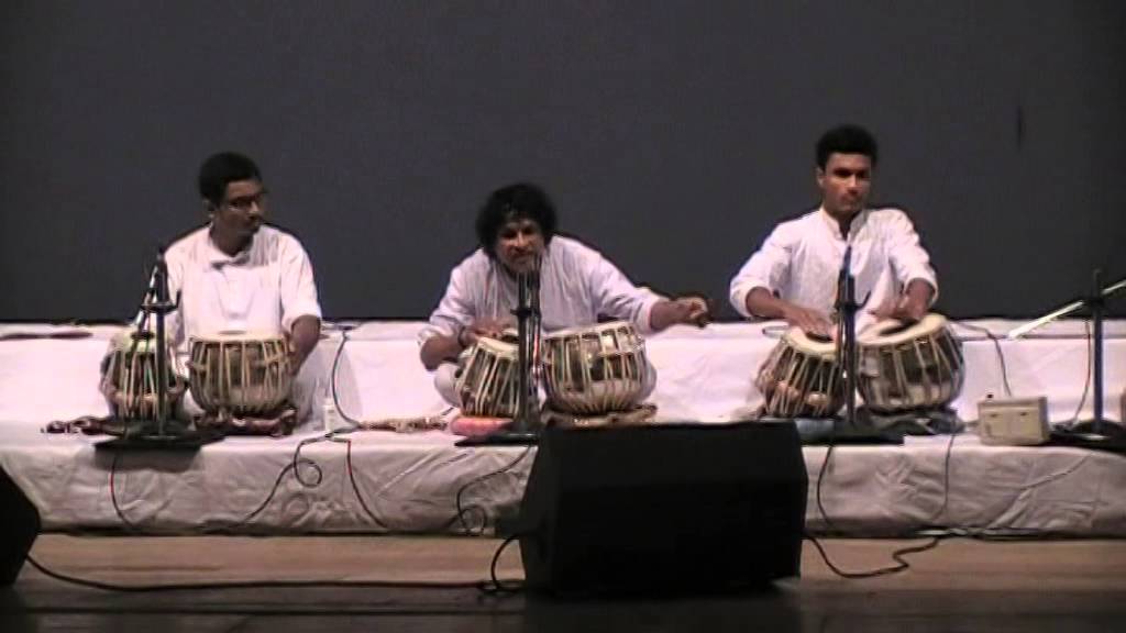Manmohan Kumbhare with his sons performing in Gurupoornima function of Ustad Alla Rakha Khansaheb