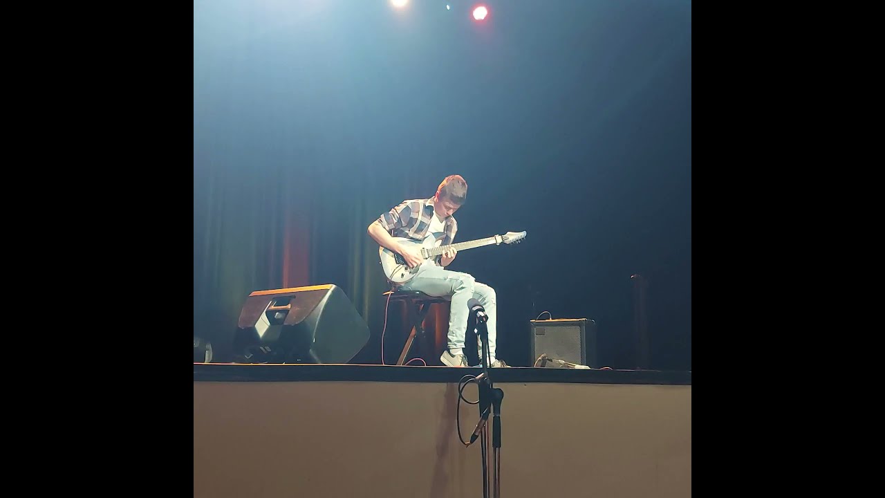 17yo plays Moonlight Sonata 3rd Mov. at high school talent show