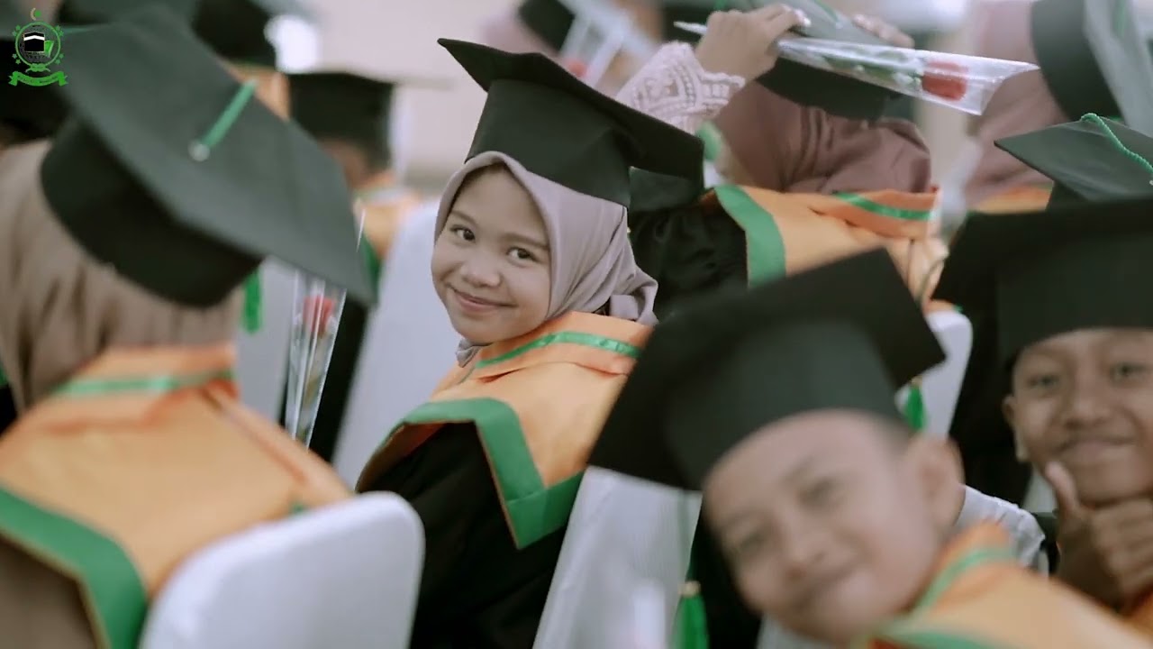 WISUDA AZZAINIYAH 2023