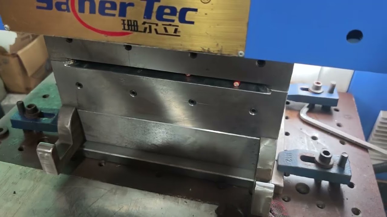 Injection Machine Power Cable Production Mould Supplier