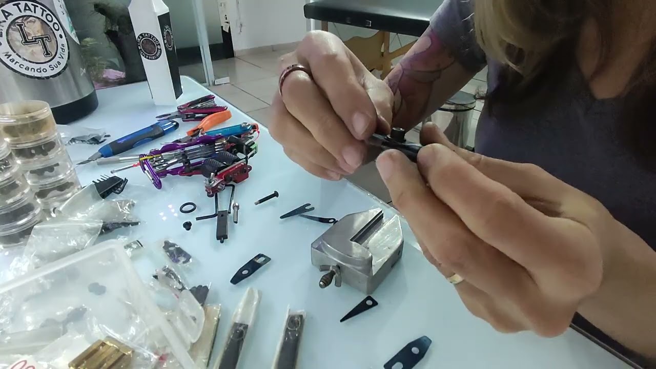 Manutenção da máquina de tattoo troca da paleta
