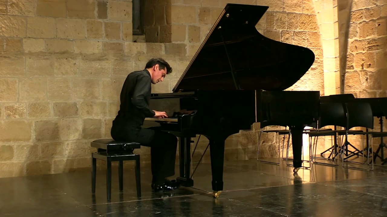 Scarlatti Sonata in F minor - Yevgeny Sudbin / piano