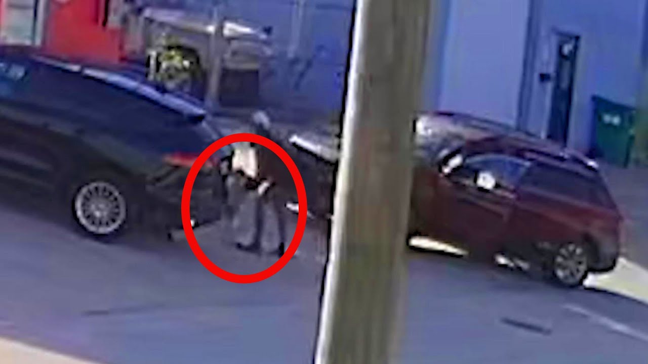 Carjack Suspect Abandons 2-Year-Old Near Road