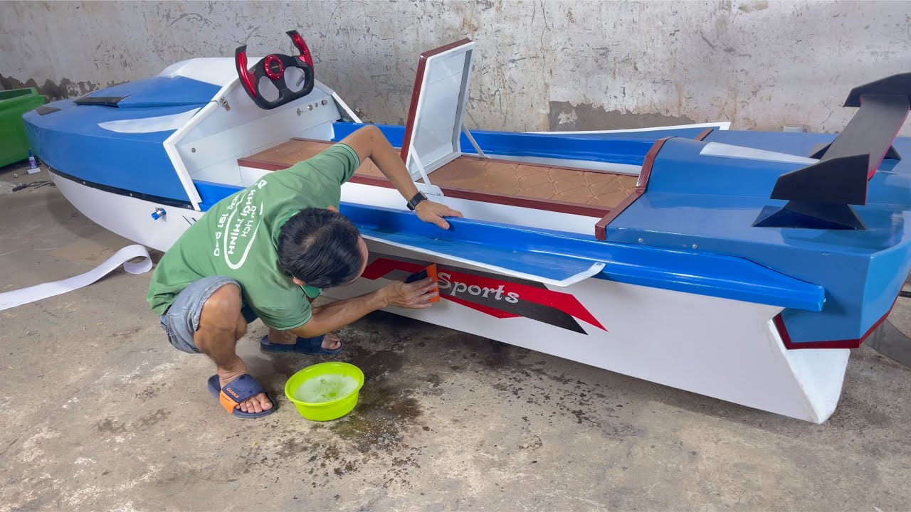 I'm making the body and interior for my speedboat