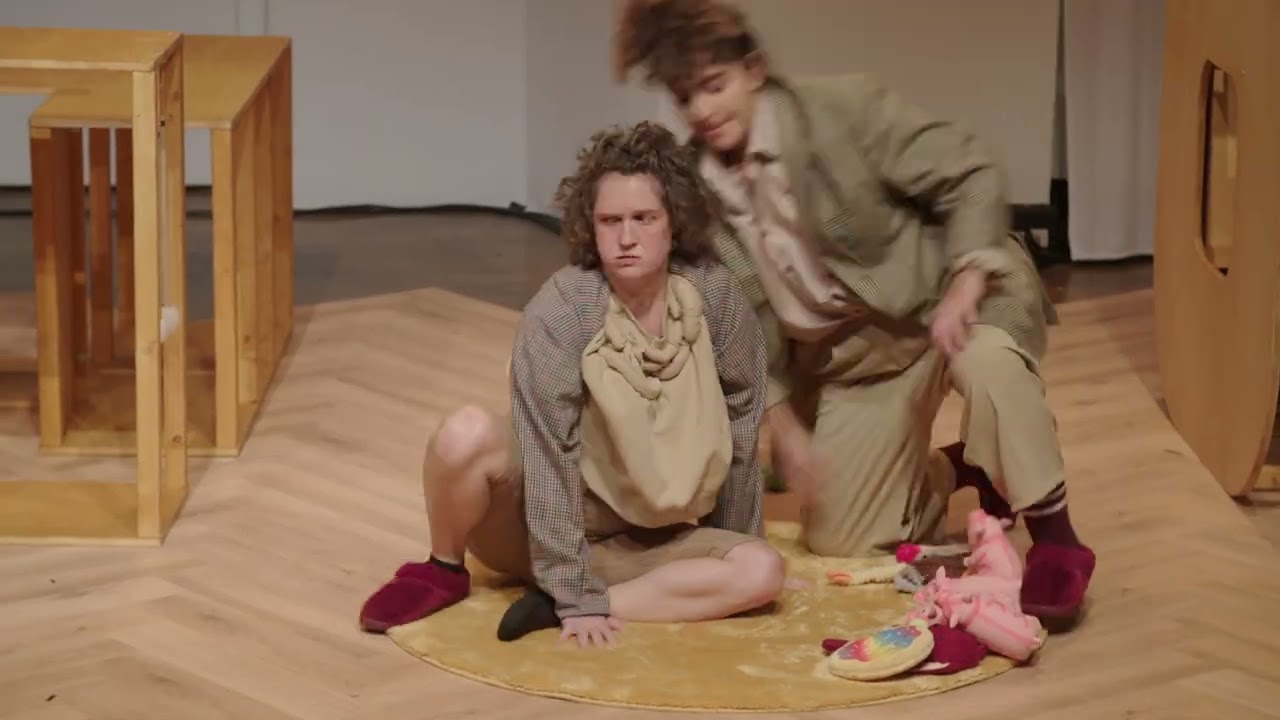 TRAILER OTTOS MOPS THEATER.NUU