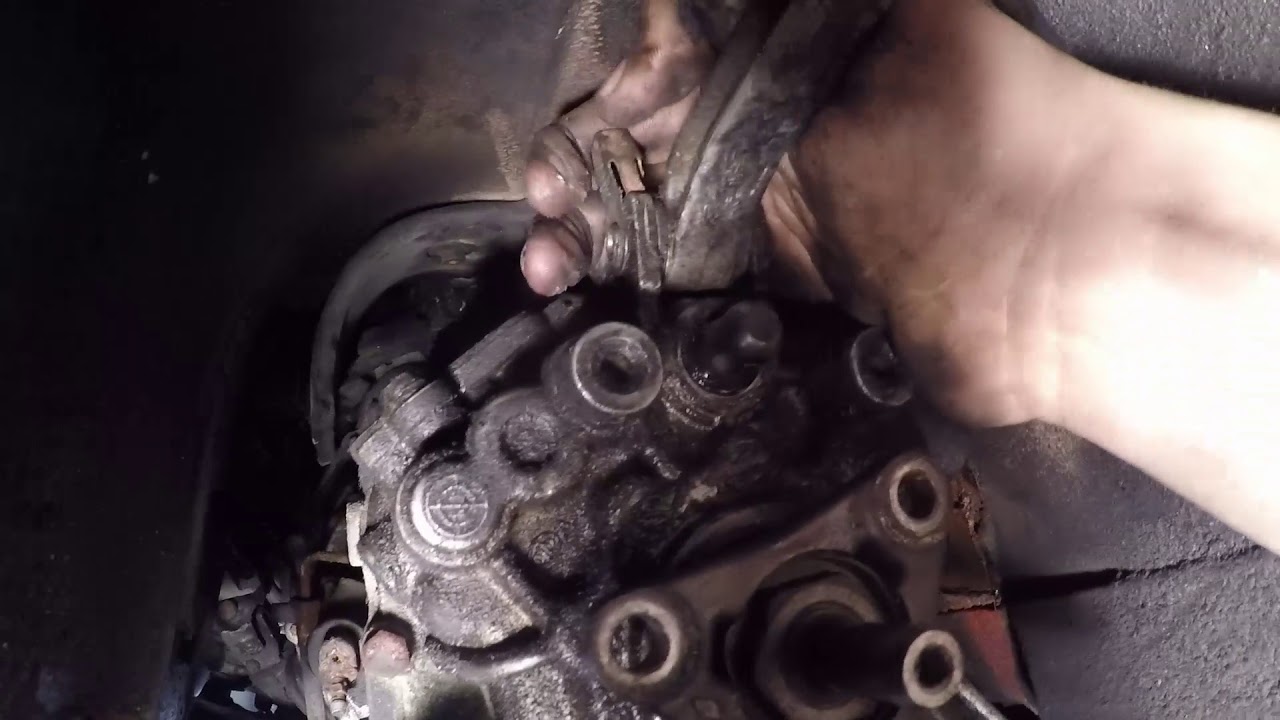 ClutchKickGarage DIY ep1   E30 318is  shift linkage removal.