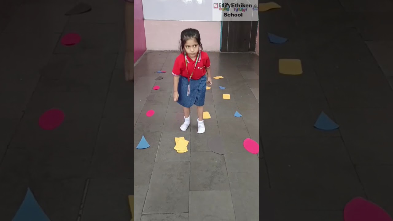 Exploring shapes through playIK-2B