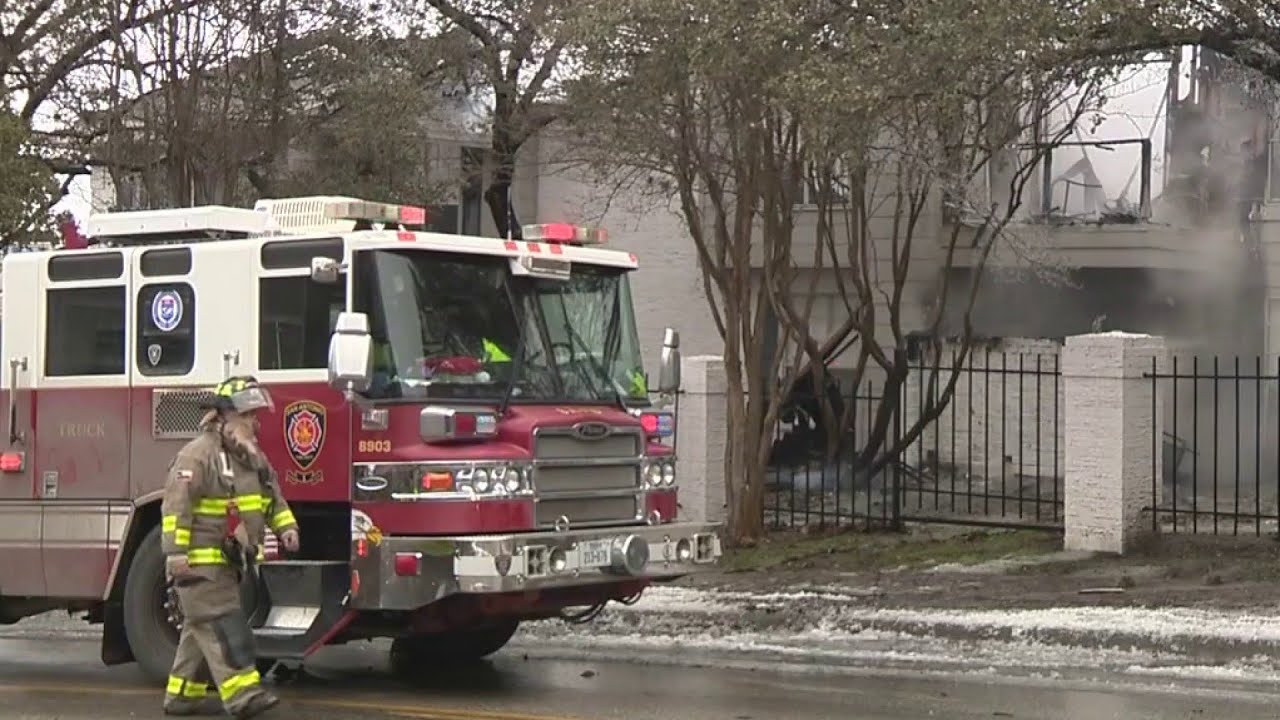 San Antonio Fire Department fights two fires on North Side less than a half-mile apart