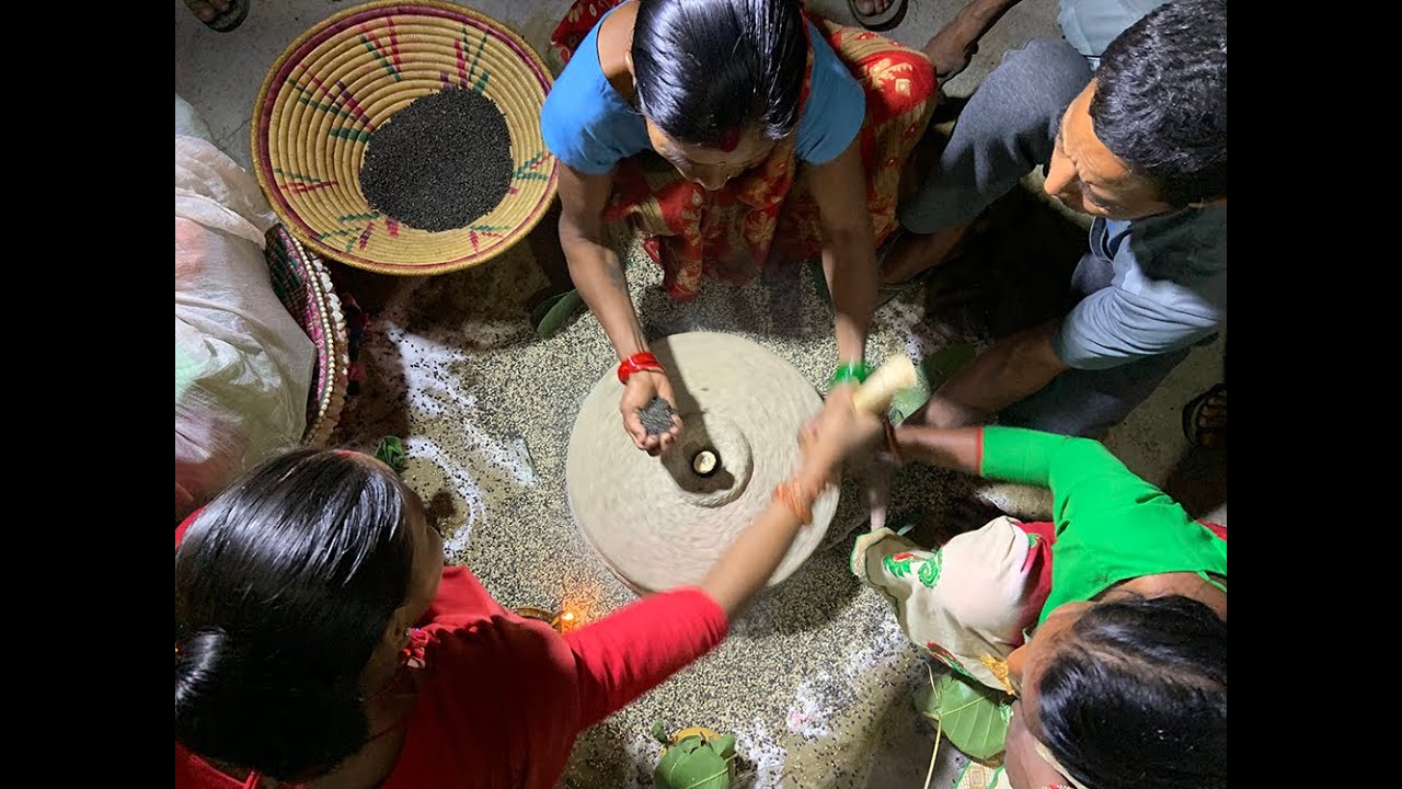 Tharu Maangar in Diuli Darna day थारु मांगर गित दिउलि दर्ना दिनको