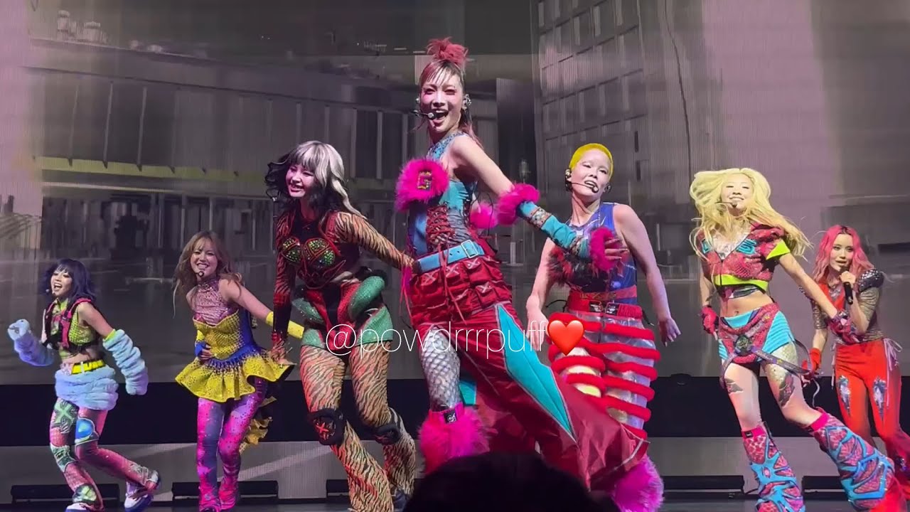 241004 - SOMETHING AIN'T RIGHT - XG -  The First Howl World Tour - 4K 직캠 FANCAM