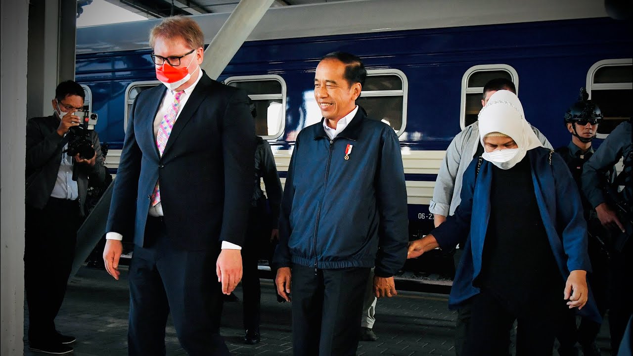 Presiden Jokowi dan Ibu Iriana Tiba di Kyiv, Ukraina, 29 Juni 2022