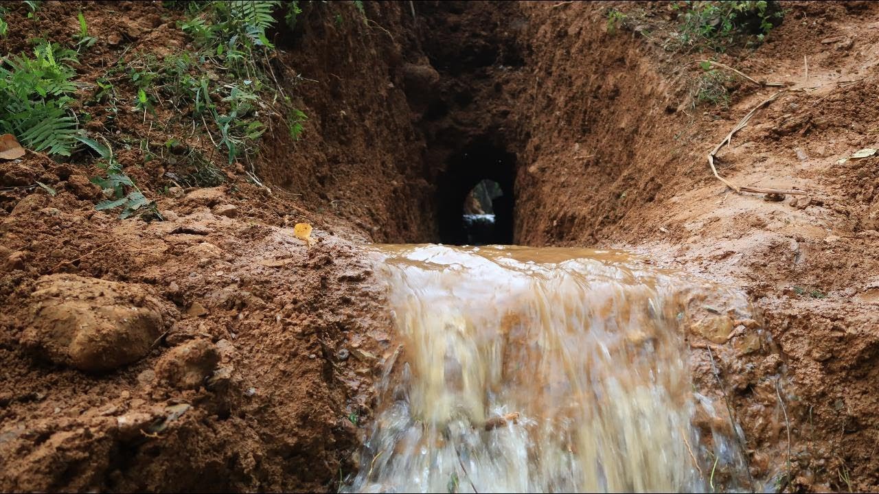 Primitive Technology: Drainage tunnel