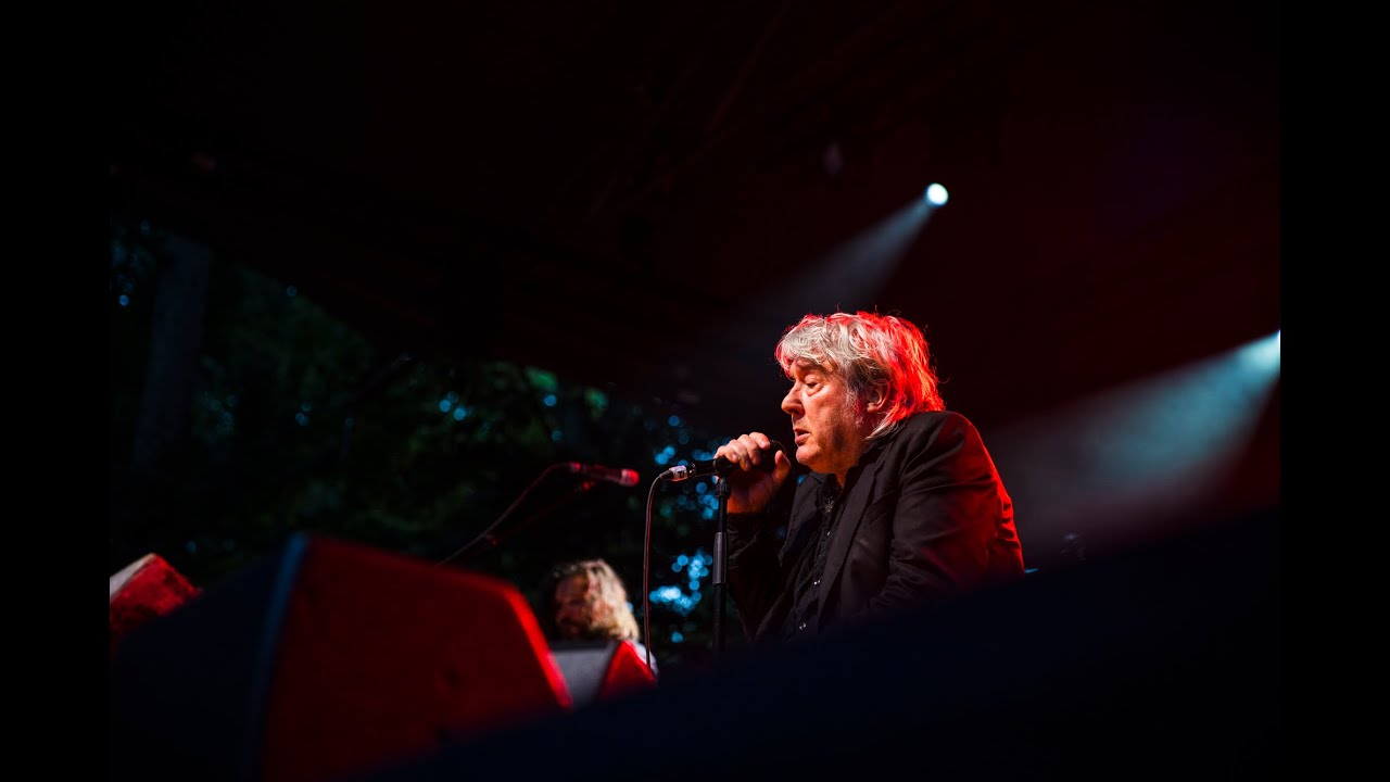 ARNO - QUE PASA (LIVE @ RADIO 1 ARNO 70 SESSIE)
