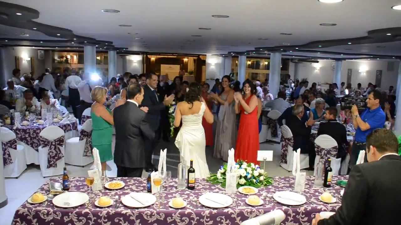Entrada nupcial de ALBERTO Y MAYTE en el Hotel LLANO PI&Ntilde;A de Loja.
