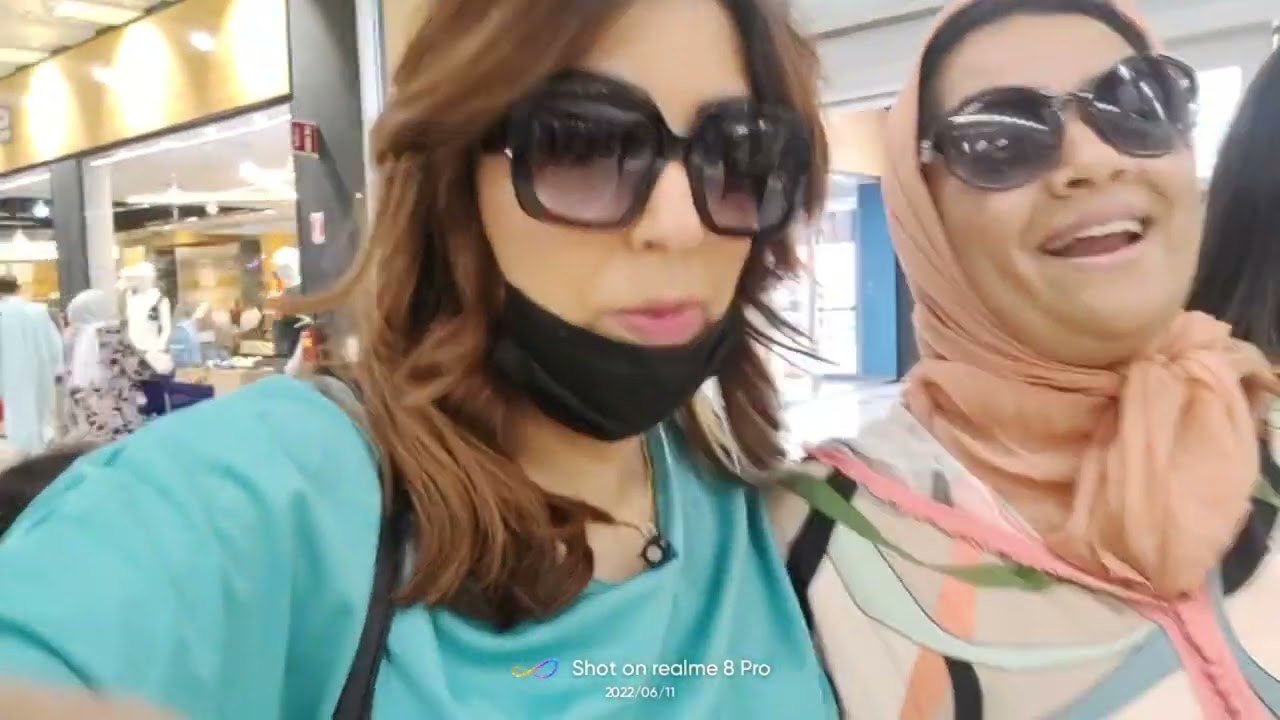 مني حطيت رجلي في المغرب ونا نطوطح في الزناقي وليني جماعة بنات خالتي مليكة متشراش لمال الدنياSHEIN