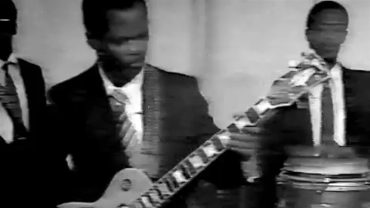 Orchestra Baobab - Utrus Horas (1982 Live Performance)