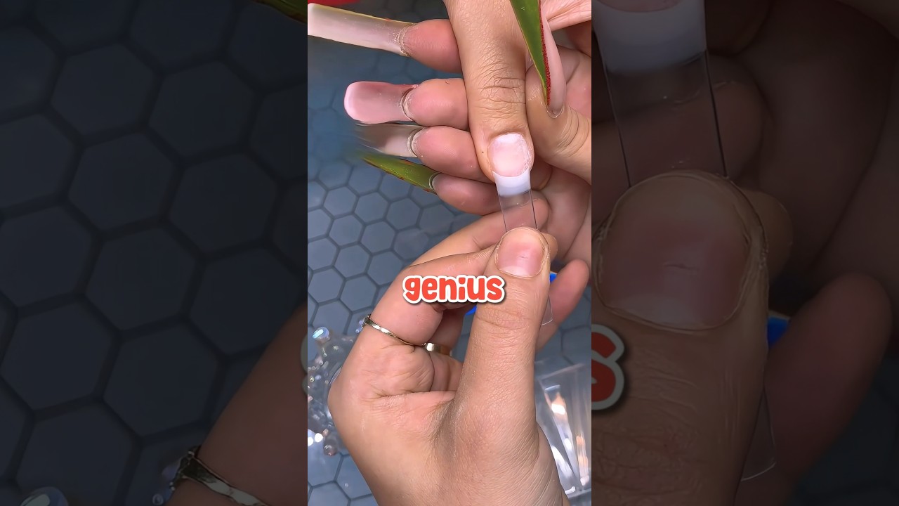 Лайфхак с клеем для ногтей 😲