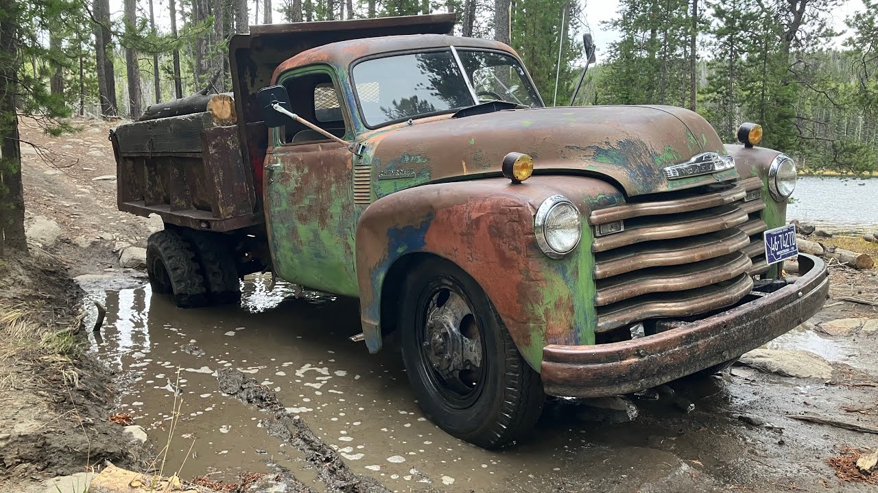 Ездим по бездорожью на самосвале Chevrolet 1948 года! Исправляем проблемы с топливом и доберется ...