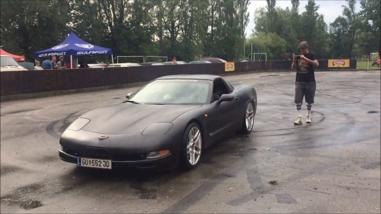 Chevrolet Corvette C5 donuts