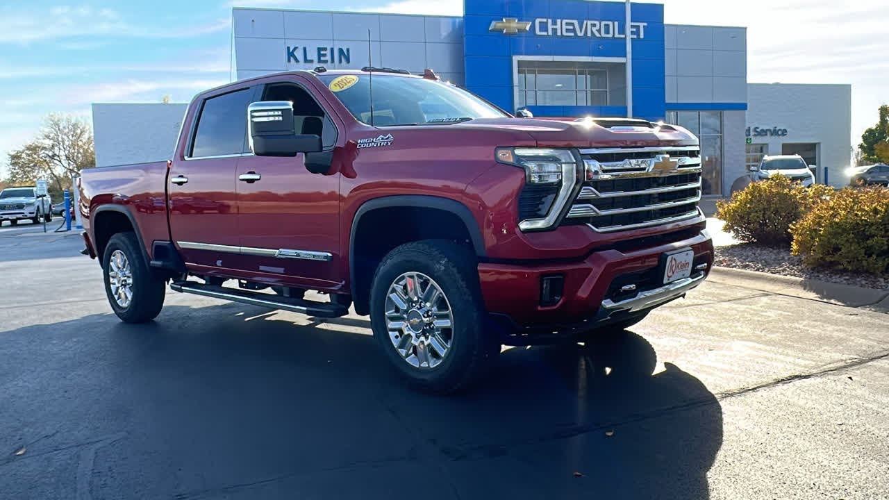 2025 Chevrolet Silverado_3500HD High Country 4WD Crew Cab 159 Clintonville, Shawano, New London...