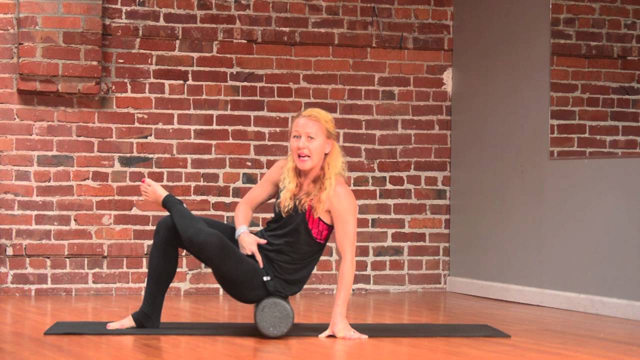 How to Use a Foam Roller Properly + a 5-Minute Routine to Try