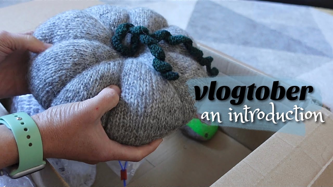 🍂 Unpacking Autumn Decorations & Introducing Vlogtober 🍃