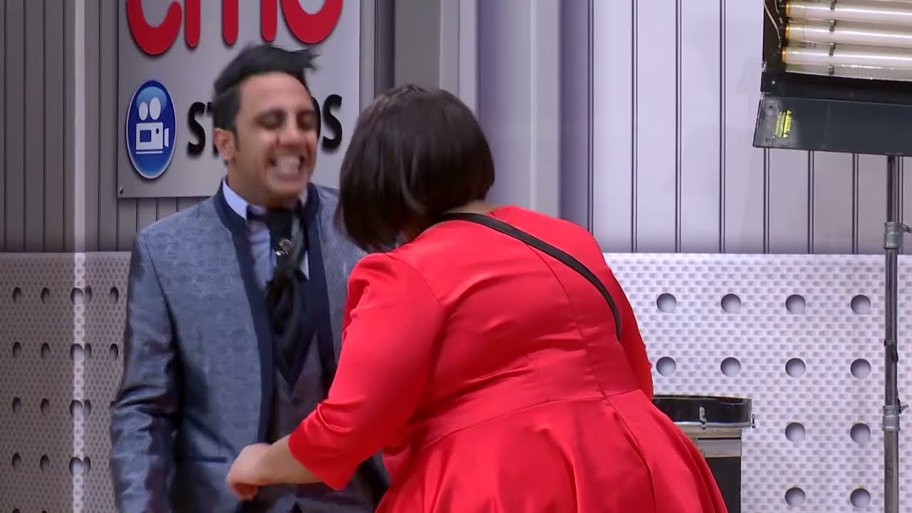 يا ترى ايه اللى يريضنى  😂 - #اوس_اوس  #مسرح_مصر