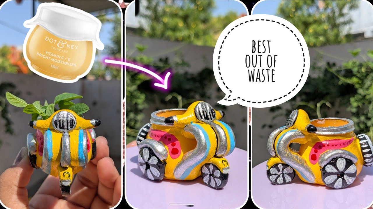 SCOOTER WITH DOT AND KEY CONTAINER
